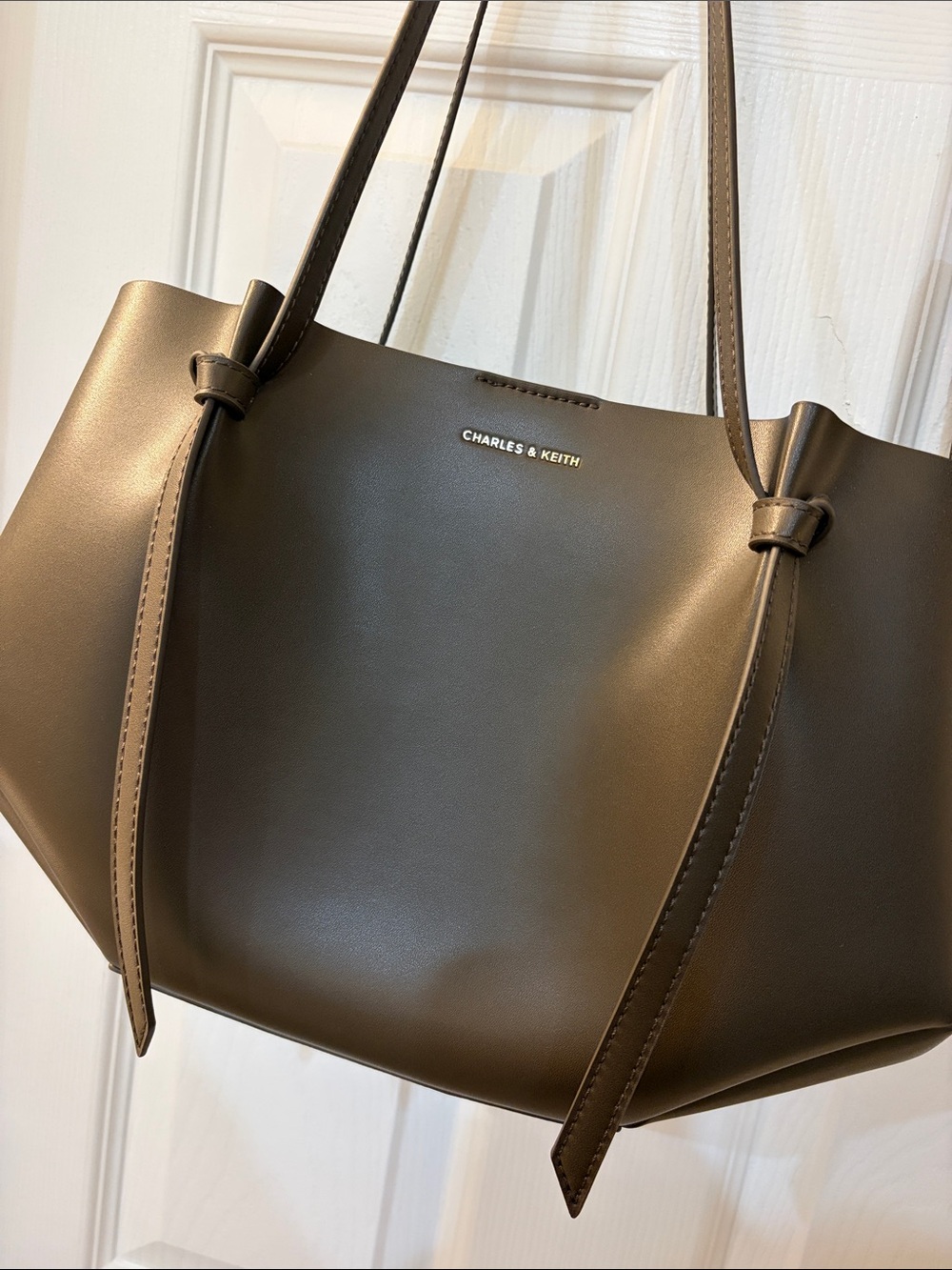 Charles & Keith Calla Tote in Dark Moss - Picture 2 of 8